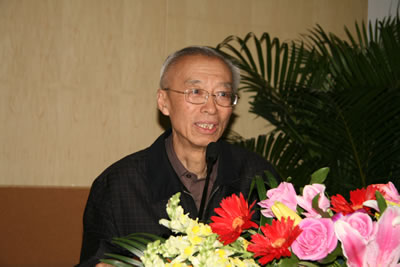 北京大學(xué)原校長(zhǎng)、國(guó)家自然科學(xué)基金委員會(huì)原主任陳佳洱致辭